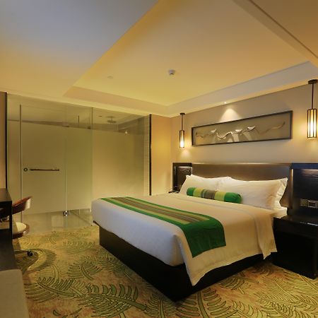 Relax Season Hotel Dongmen Shenzhen Exterior photo